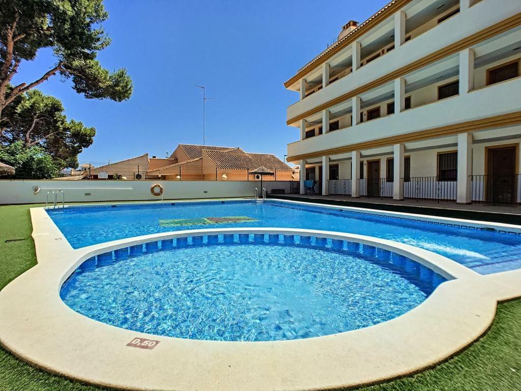 Beautiful 1 Bedroom Apartment In Roda, Los Alcazares. Larger Than Average. 외부 사진